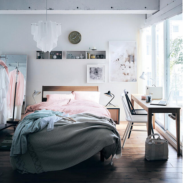 BelleMaisonの-【大型商品送料無料】オーク材の棚付き高さ調整すのこベッドの家具・インテリア写真