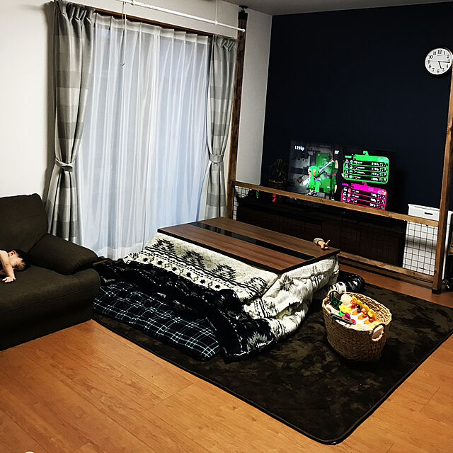 cyanのニトリ-3人用布張りソファ(ファンディー DBR) の家具・インテリア写真