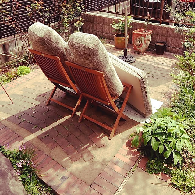 botanの-ガーデンテーブルセット ガーデンテーブル ガーデンチェア ガーデンファニチャー 屋外 椅子 おしゃれ 木製 折りたたみ 天然木 軽量 完成品 5点セット テラスの家具・インテリア写真