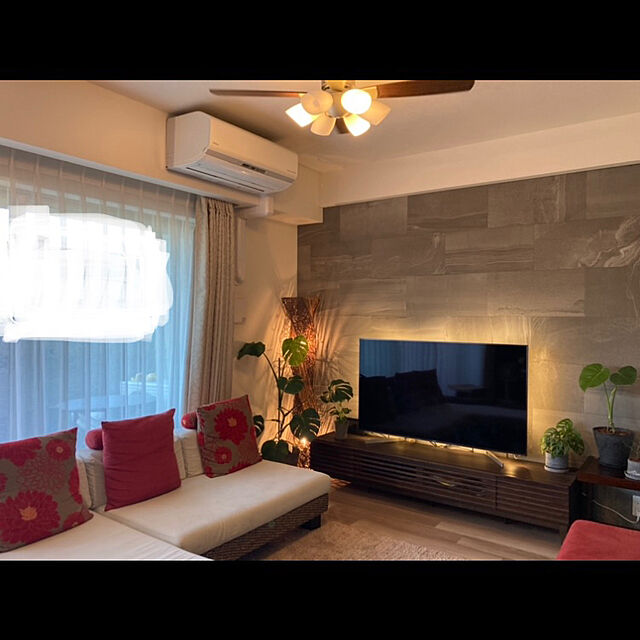 Yuの-テレビ台 テレビボード LINE 180 北欧 ナチュラル 無垢 木製 55型 65型 おしゃれ 送料無料の家具・インテリア写真