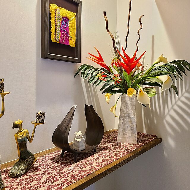 zenoの-シェルVASE(パールホワイト)A【 ベース 花瓶 花器 貝 モダン インテリア オブジェ ショールーム バリ島 】の家具・インテリア写真