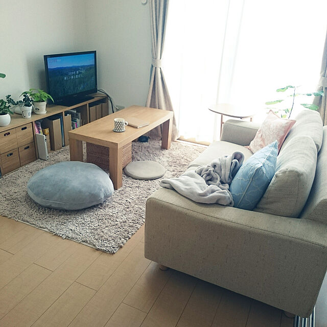 tomokomoのニトリ-モチモチクッション(TBL 直径60) の家具・インテリア写真