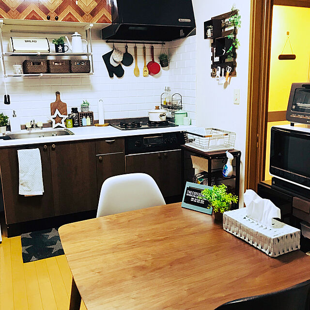 megumiの東谷-トムテ ダイニングテーブル W75×D75×H70 ブラウンの家具・インテリア写真