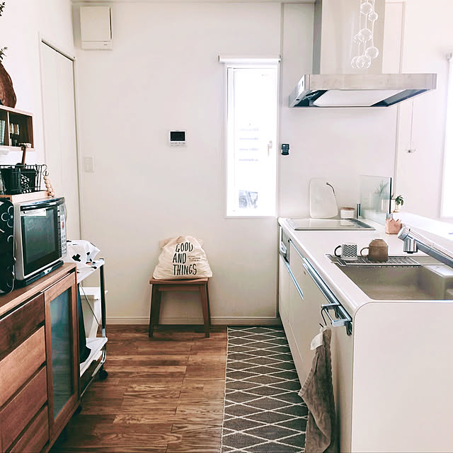 perotanpuriの-お手入れしやすいビニル素材のキッチンマットの家具・インテリア写真
