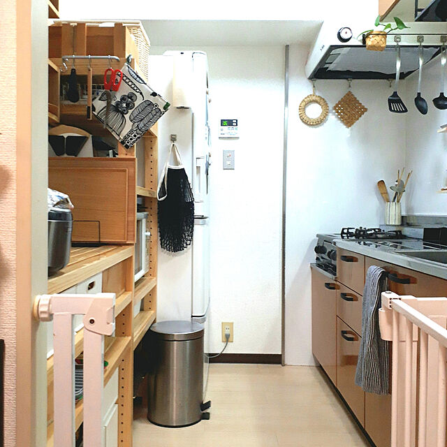 fumiyo.01のサンワサプライ-サンワダイレクト ウッドラック 幅90㎝ 奥行40㎝ 高さ80㎝ 3段 棚板可変 パイン材 天然木 100-DESKH004の家具・インテリア写真