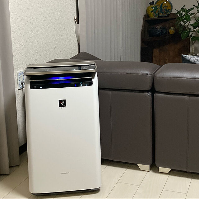 junjunのSHARP-シャープ 加湿 空気清浄機 プラズマクラスター NEXT(50000) プレミアム 23畳 / 空気清浄 40畳 自動掃除 ホワイト KI-NP100-Wの家具・インテリア写真