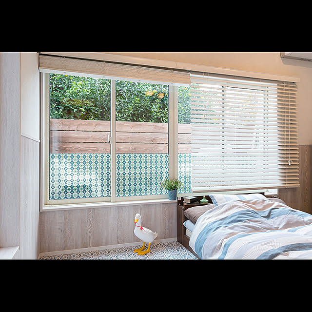 pocchioneのニトムズ-ウィンドウシート decolfa（デコルファ） 窓 目隠しの家具・インテリア写真