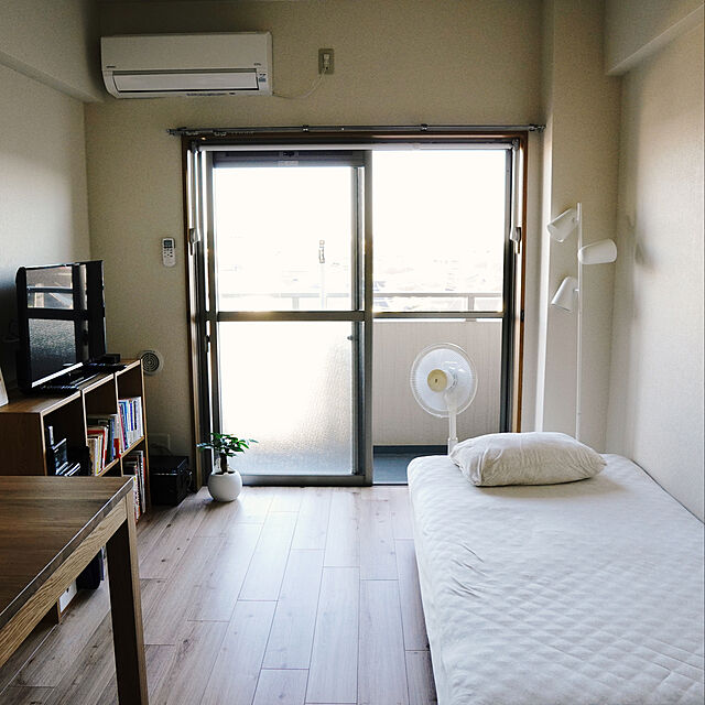 owbbzのイケア-HUDENE フーデネ フロアランプ 3スポットの家具・インテリア写真