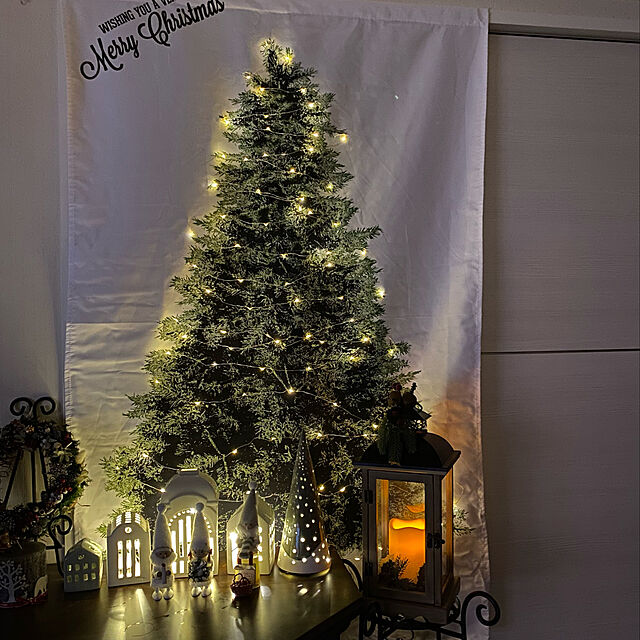 fu-mufumuの-クリスマスツリー タペストリー 壁掛け  1枚 + LED ジュエリーライト 100球 のお得なセット　子供クリスマスプレゼント 柊の家具・インテリア写真
