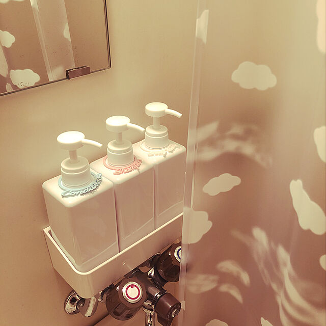 yomiの丸隆-サニーデー シャワーカーテン 雲柄 半透明 120×150 防カビ 日本製の家具・インテリア写真