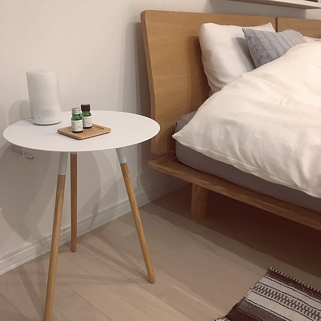 写真付きレビュー 山崎実業 テーブル 円形 サイドテーブル 丸テーブル ソファーサイド カフェテーブル リビングテーブル ホワイト 北欧 白 おしゃれ ラウンドテーブル 小さい ミニテーブル 丸型 丸 カフェ ミニ モダン ソファサイド デザイン シンプル サロン カフェ風
