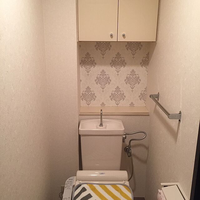 mariのオカ-オカ トイレ 2点 セット ファンディット トイレマット + フタカバー クロス イエロー 洗浄暖房型の家具・インテリア写真