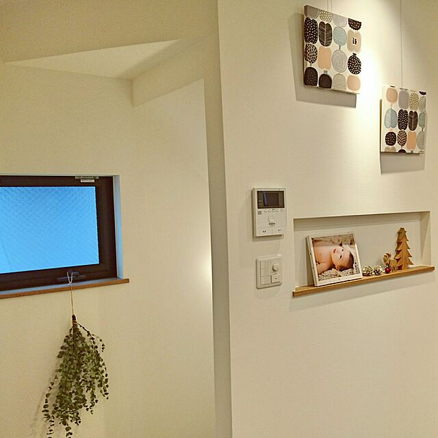 smileysmileyの-壁掛け 設置簡単 ファブリックパネル 北欧 マリメッコ marimekko KOMPOTTI 30×30cm 単品 ホワイトベージュグレー コンポッティ 玄関 壁飾りの家具・インテリア写真