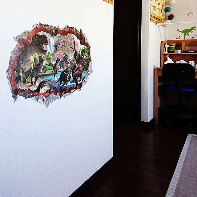Mie-koの-ウォールステッカー ウォールシール 3D 立体 貼ってはがせる 恐竜 ダイナソー トリックアート だまし絵 飛び出す 壁紙 壁面装飾 壁装飾 装飾 飾の家具・インテリア写真