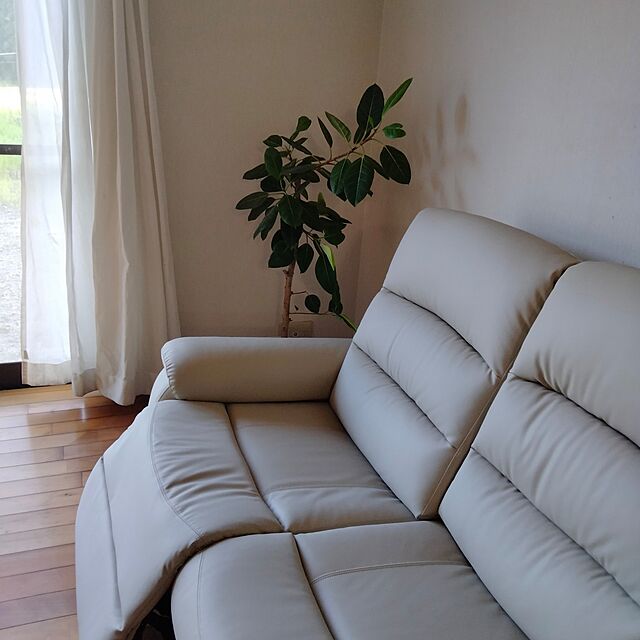 kuruminecoのニトリ-3人用ワイド電動本革リクライニングソファ (UM01 IV 2モーター) の家具・インテリア写真