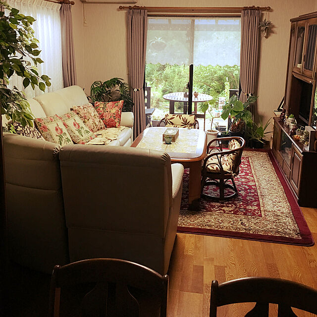 Miyukiの-ランチョンマット ビニール 2枚セット エンボスローズ プレイスマット 5色展開 ゴールド シルバー 白 薔薇 バラ ティーマット ヨーロピアン食事マット かわいい マットの家具・インテリア写真