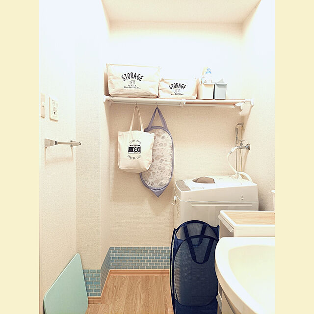 locoのカモ井加工紙-カモ井加工紙 壁紙用シート - タイル・水色の家具・インテリア写真