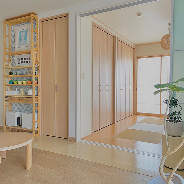 miyuの-【大型商品送料無料】薄型突っ張り式木製オープンシェルフの家具・インテリア写真