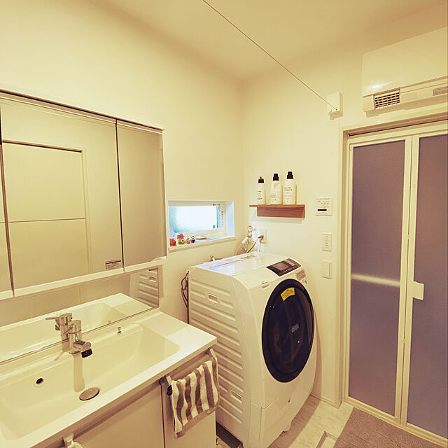 Atsushiの-【あす楽】【在庫あり】室内物干しワイヤー 物干しロープ 壁面取付タイプ ホワイト ピッド 洗濯物干し pid4Mの家具・インテリア写真