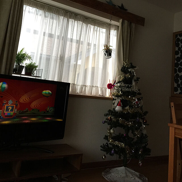 mari.mamaのニトリ-クリスマスツリー5点セット 北欧スタイルWH 150cm(Nordic AH) の家具・インテリア写真
