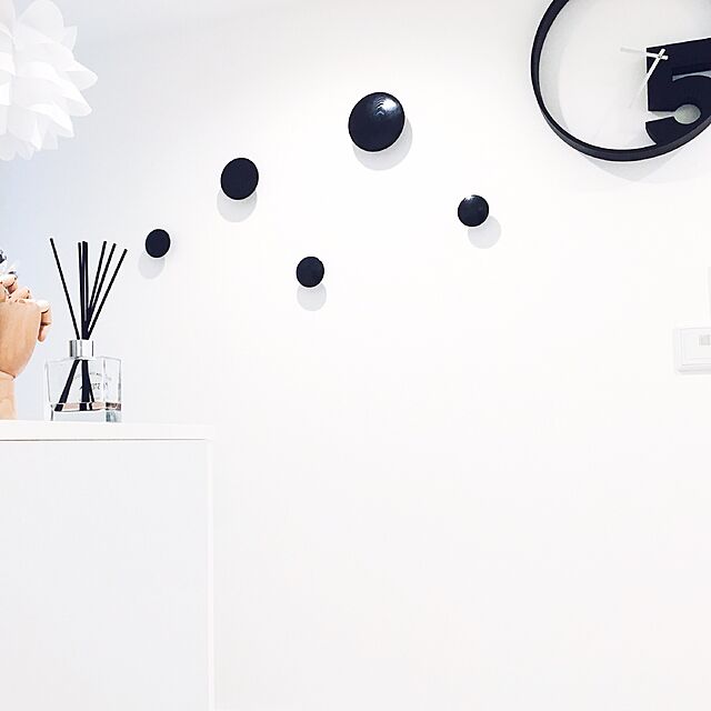 Akiの-Umbra Take 5 Wall Clock by Umbra [並行輸入品]の家具・インテリア写真