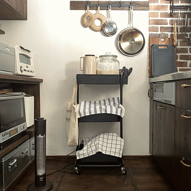 capelのニトリ-高さが調整できるスチールワゴン トロリ2(BK) キッチンワゴン キッチンラック の家具・インテリア写真