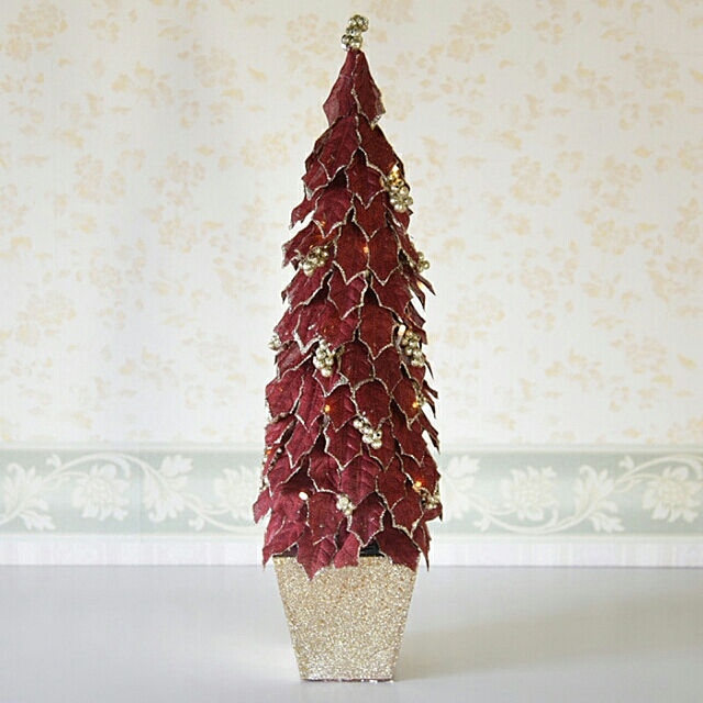 Rumoの-クリスマスツリー おしゃれ 北欧 電池式 赤 クリスマス ツリーの家具・インテリア写真
