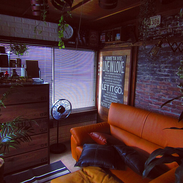 ringarintonのニトリ-2人用合皮ソファ(Nシールド バーノン LBR) の家具・インテリア写真