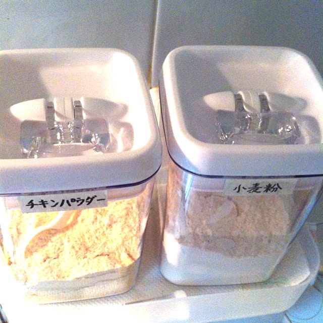 usataro27の-(Functional Spice Storage) 調味料入れ/香辛料入れ。便利 調味料びん。BPA-Free。積み重ね可能。米国では非常によく売れる。(9 oz/270ml) 7.6cm(W)x 7.6cm (D)x 10.2 cm (H)。Amazon.co.jp限定割引。(S size)の家具・インテリア写真