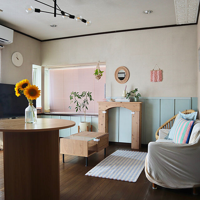 Yuyuの-ラウンドテーブル pop room ポップルーム カフェテーブル ダイニングテーブル 80 直径 80cm 円形 木製 木目 ウッド 北欧 韓国 インテリア 机 リビング 丸 食事の家具・インテリア写真