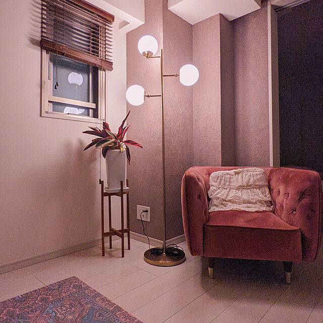 Libraの-フロアランプ おしゃれ フロアライト スタンドライト ゴールド ガラス ベッドサイド 丸 寝室 間接照明 モダン ホテルライク エレガント Lumiere ルミエール OF-074-3の家具・インテリア写真