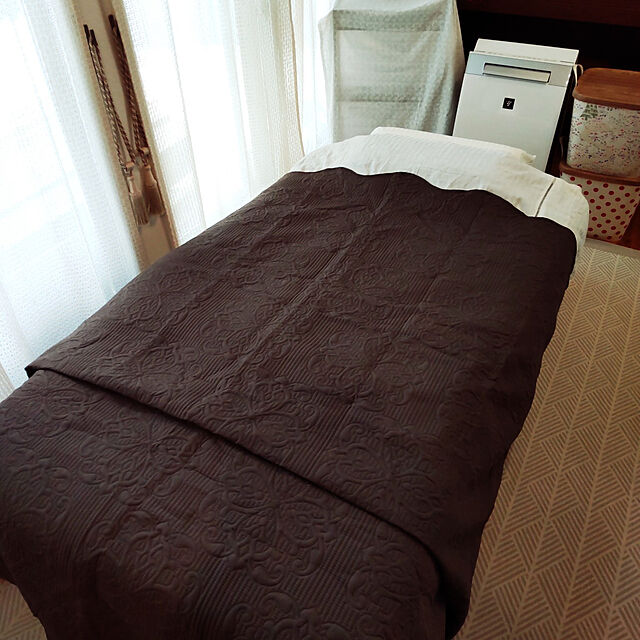 incaroseの小栗-メリーナイト　ナチュラルな肌ざわりで心地よい、おしゃれなキルトマルチカバーの家具・インテリア写真