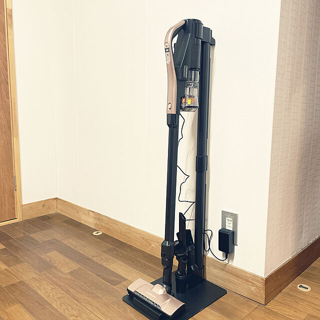 Matty-BASEの-日立 PV-BH900H(R) ルビーレッド パワーブースト [スティック型掃除機(サイクロン式/コードレス)] 新生活 新生活応援の家具・インテリア写真