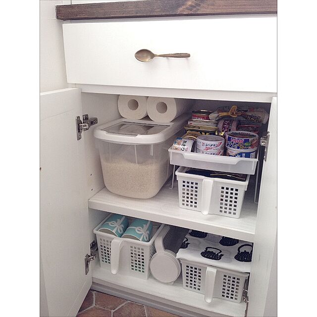 cheeのアイリスオーヤマ-米びつ 10kg 冷蔵庫 野菜室 PRS-10 ホワイト アイリスオーヤマ キッチン 収納 収納 保管 ライスストッカー 米櫃の家具・インテリア写真