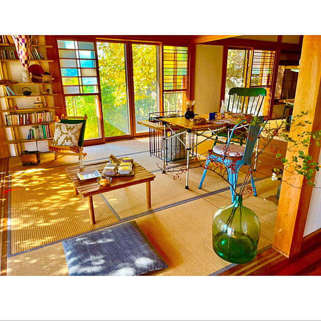 ErikoのT-colors-ダイニングチェア 2脚セット スタッキングチェア ブルーグレー×メタルブラウン CSZ クー ドゥ クー Coup de Coeur おしゃれ カフェ風の家具・インテリア写真