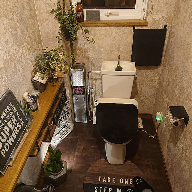 yacciの中山福-拭けるトイレマット ラウンド ラウンド ルールBK&NAの家具・インテリア写真