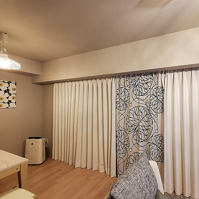 写真付きレビュー カーテン 遮光 1級 遮光カーテン 防炎 パーフェクトホワイト オーダー 白 ホワイト 一級遮光カーテン 遮光カーテン 防炎カーテン おしゃれ かわいい 形状記憶加工 真っ白 遮熱 暑さ対策 保温 モノトーン 無地 生地の通販商品 口コミ情報 Roomclip