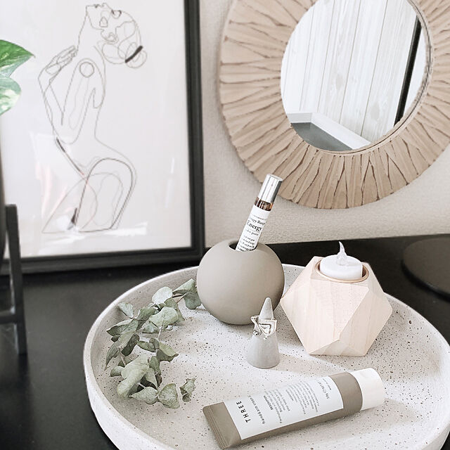 mimiの-Cooee Design 花瓶 ボール フラワーベース 8cm マッド ブラウン おしゃれ 陶器 一輪挿し 北欧 モダン nest クーイー クーイーデザイン スウェーデンの家具・インテリア写真
