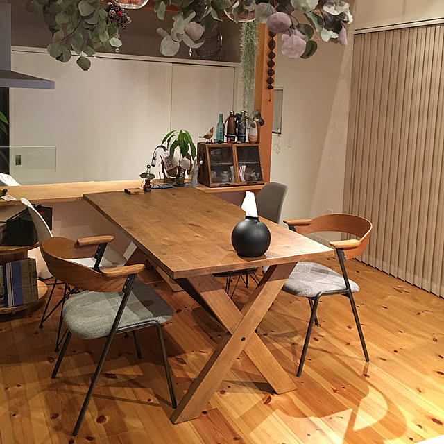 pitaの-ダイニングテーブル 幅160cm バレルダイニングテーブル160 Burrel Dining Table 160 ビメイクス BIMAKES テーブル 木製 単体 4人掛け 6人掛け パイン無垢材 ナチュラル ブラウン 古材風 ビンテージ レトロ インダストリアル 【送料無料】の家具・インテリア写真