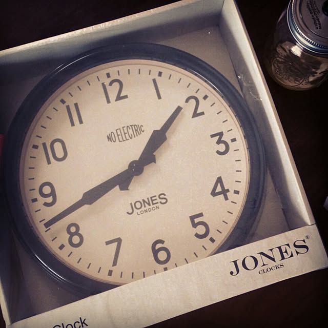 ayukaの-Apollo Case Clock （アポロケースクロック） JAPO49K・JAPO49CH　JONES CLOCKS（ジョーンズクロック）掛時計・ウォールクロック　全2色（ブラック、クローム）の家具・インテリア写真