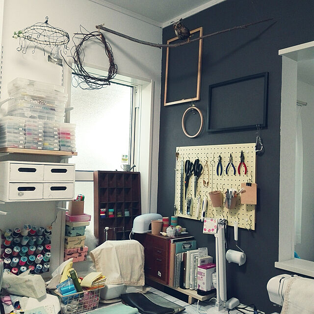 arrowのニッペホームプロダクツ-カインズ ホワイティーカラーズ 水性塗料 室内用 1kg ココアグレイの家具・インテリア写真
