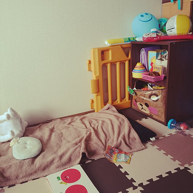 youtoの学研プラス-あかあかくろくろ (いっしょにあそぼ) 0~2歳児向け 絵本の家具・インテリア写真