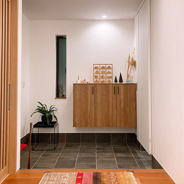 i_am_suzuの-芯のあるふっくら♪ふわっ！世界が認めたスツール専用クッション！ バタフライスツールクッション（Butterfly stool’s Cushion） S-0048AA-AA 天童木工（Tendo） 全2色（レッド、グリーン）の家具・インテリア写真