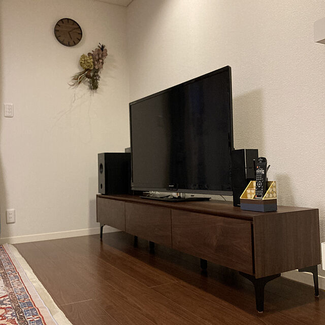 makimomongaの-210cm幅 テレビボード テレビ台 ローボード ウォルナット 2色対応 ウォールナット オーク 北欧 高級 収納 引き出し おしゃれ 天然木 モダン レオンの家具・インテリア写真