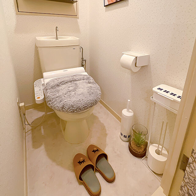 uraraのオカ-トイレブラシ トイレ掃除 ケース付き フルール  北欧 陶器風  360度ブラシ トイレ収納 トイレ用品 おしゃれ 掃除 オカの家具・インテリア写真