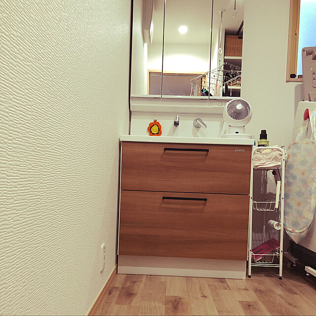 Sawaのアイリスオーヤマ-アイリスオーヤマ サーキュレーター アイ mini 8畳 静音 左右首振り パワフル送風 リモコン付き ホワイト PCF-SC12の家具・インテリア写真
