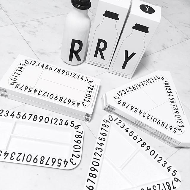 riiiyのarne-【DESIGN LETTERS／デザインレターズ】Arne Jacobsen キッズプレート（レクタングル）の家具・インテリア写真