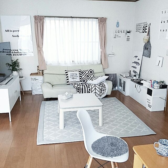 Hitomiの-Via Martine モデルフォト ポスター Woman Sit 40x50 モノクロ　オランダの家具・インテリア写真