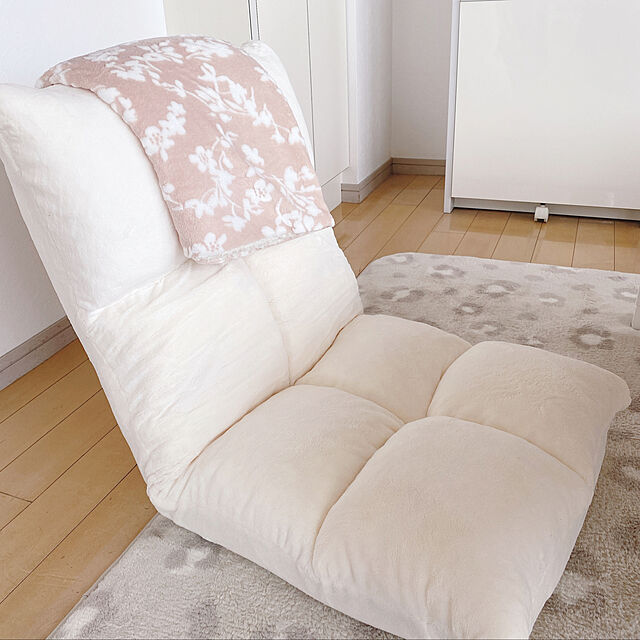 yossiiのアイリスオーヤマ-アイリスプラザ 座椅子 リクライニング 14段階 低反発 モコモコ なめらか マイクロファイバー生地 ホワイト FC-540の家具・インテリア写真