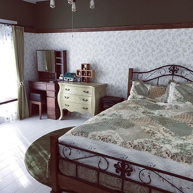nemrinの-アイアンベッド ダブル クラシックデザインベッド ベッドフレームのみ マットレス別売 ベッド床面高2段階調整 ヴィンテージベッド 木製ベッド ダブルベッド ダブルベット クラシカル マットレス ダブル ダブルベッド ダブルベット ダブルサイズの家具・インテリア写真